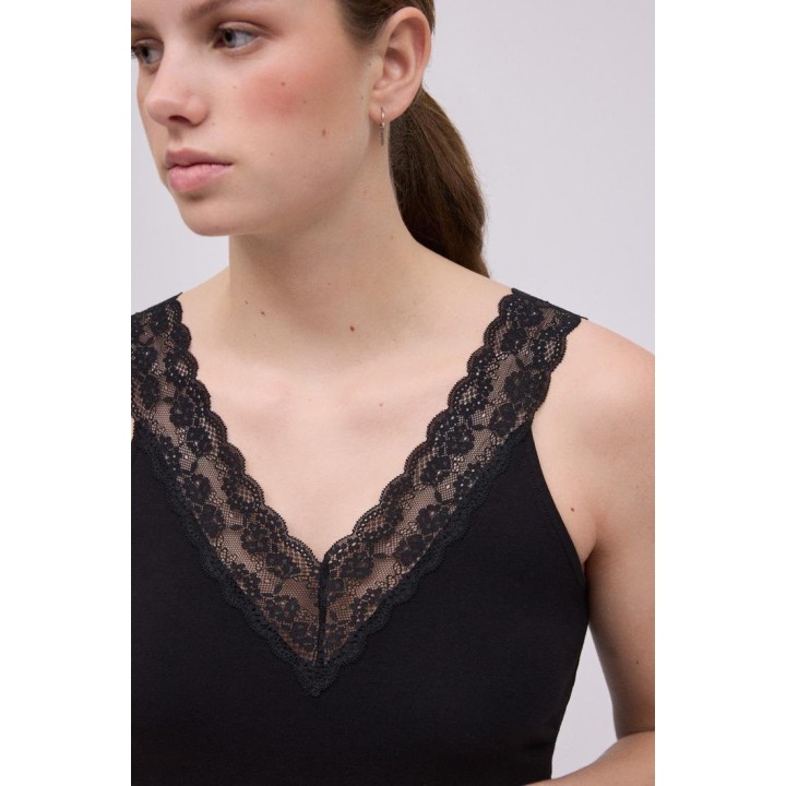 Camiseta 19082 Negro