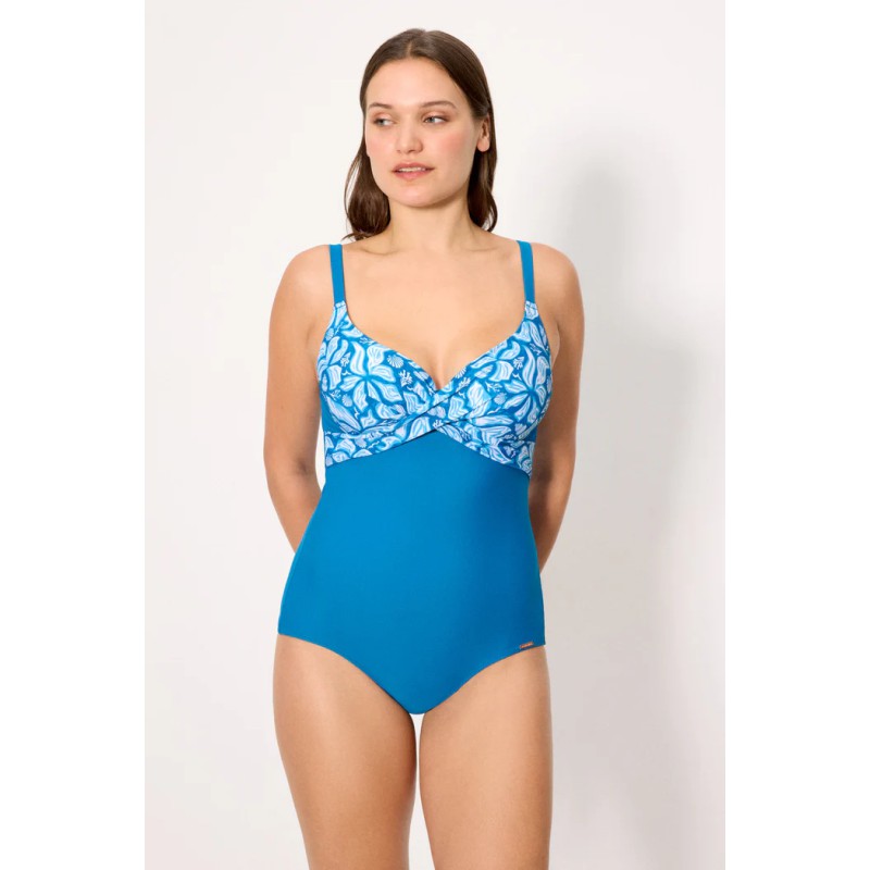 Bañador reductor con compresión en abdomen de Ysabel Mora. Parte superior con aro y con relleno. Tirantes regulables. Perfecto p