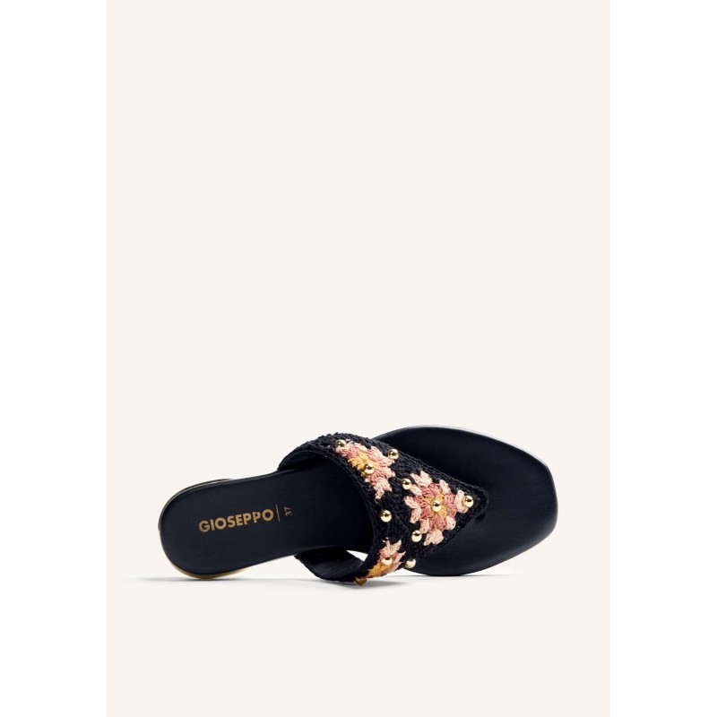 Sandalias Isiolo