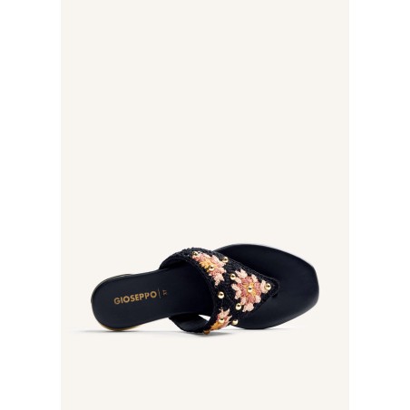 Sandalias Isiolo